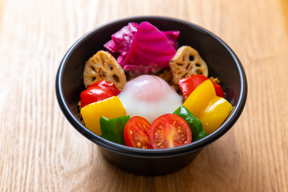 ドライカレー丼